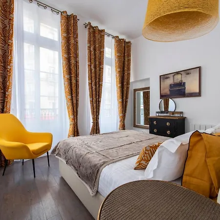 Semaphore Apartment Paris